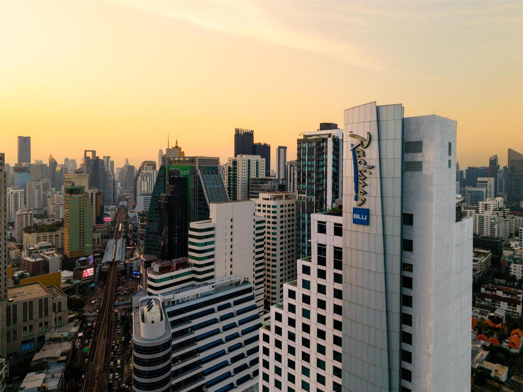 Radisson Blu Plaza Khách sạn 5*